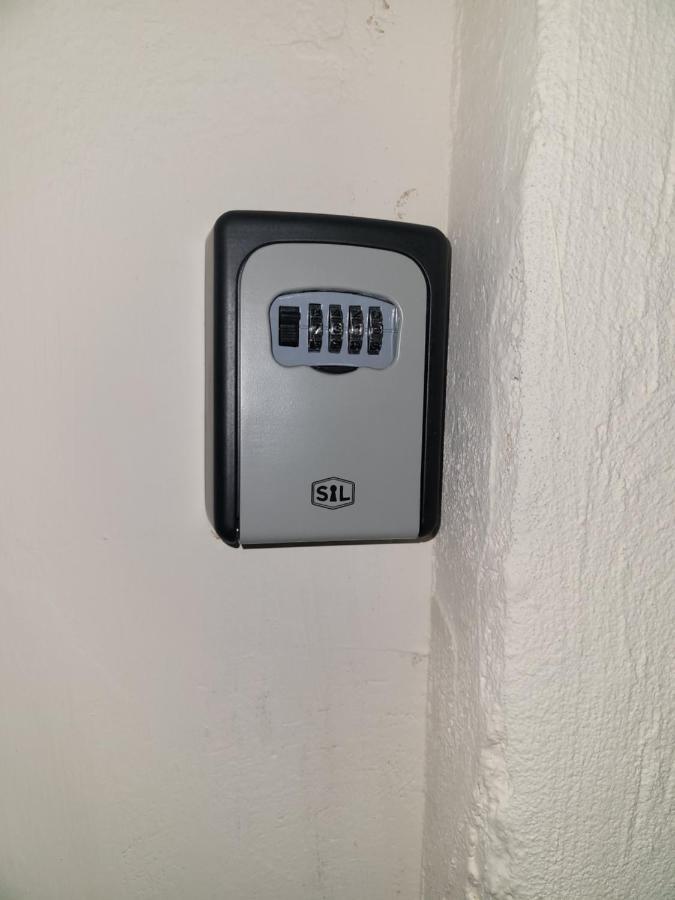Apartament Hidden Treasure-Netflix And Wi-Fi-Basement Flat Gillingham  Zewnętrze zdjęcie