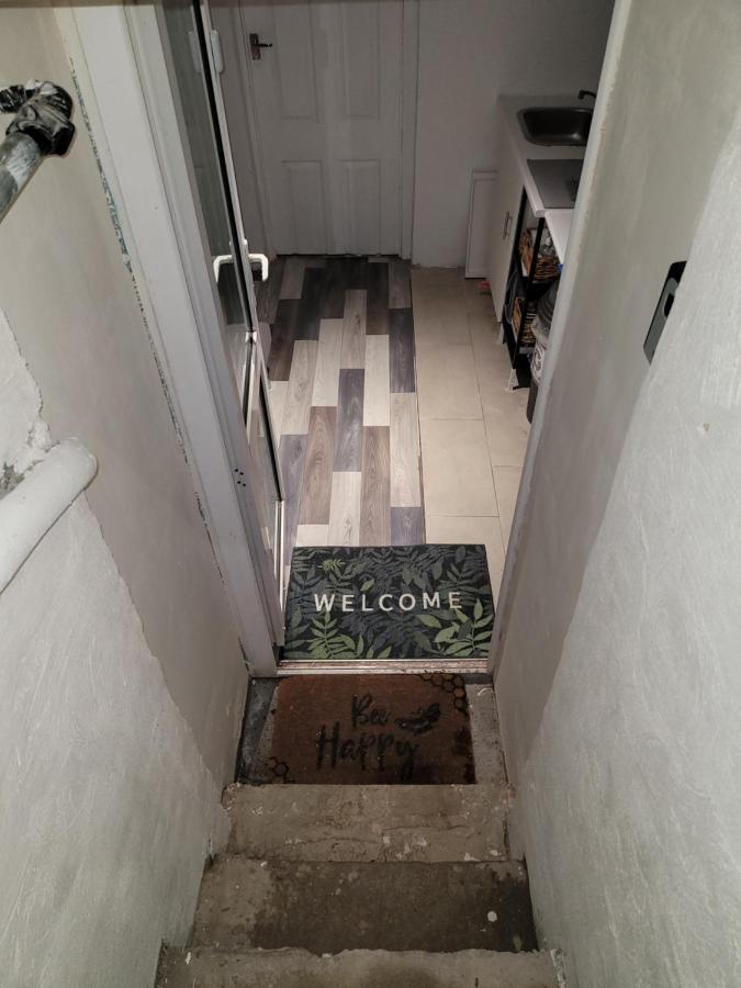 Apartament Hidden Treasure-Netflix And Wi-Fi-Basement Flat Gillingham  Zewnętrze zdjęcie