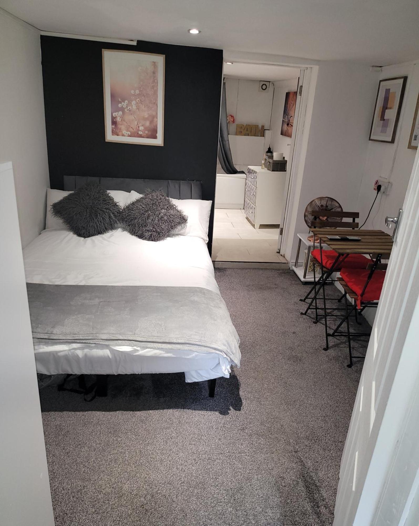 Apartament Hidden Treasure-Netflix And Wi-Fi-Basement Flat Gillingham  Zewnętrze zdjęcie